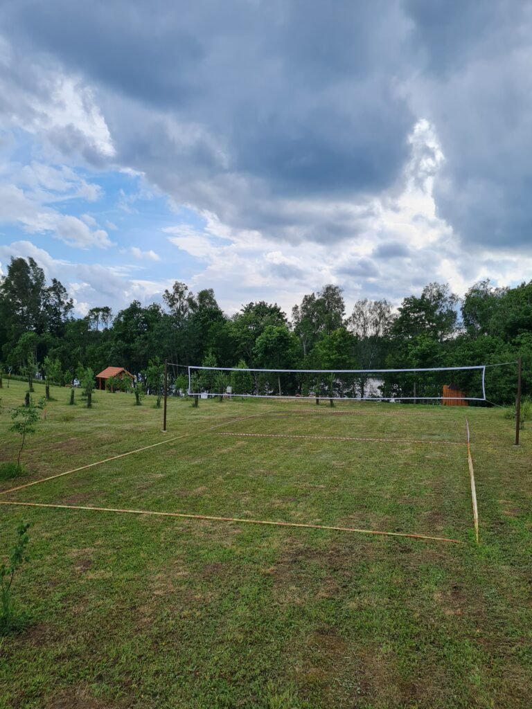 Privačioje stovyklavietėje tinklinio aikštelė